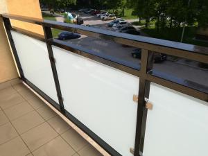Panelákové balkónové zábradlí